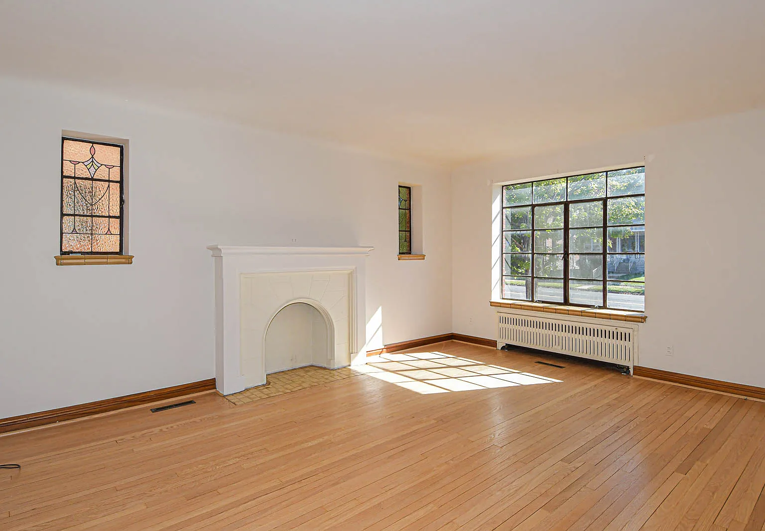 2 bed, 1.5 bath, 1400 sqft, $1,500 — Photo 2