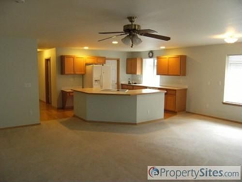5th image of 905 Sarah Ct NW