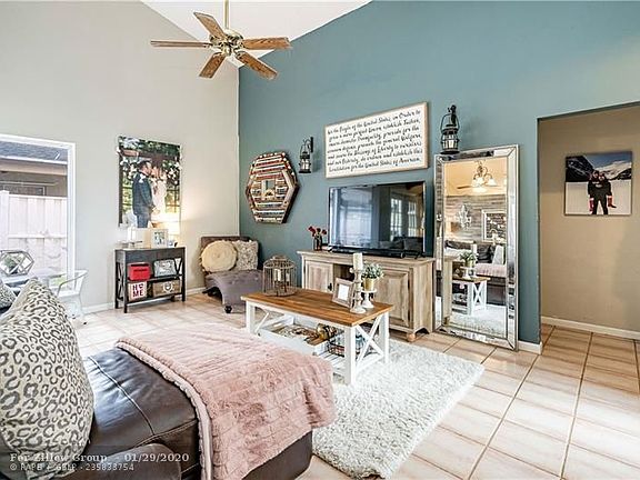 3rd image of 10920 SW 10th Pl