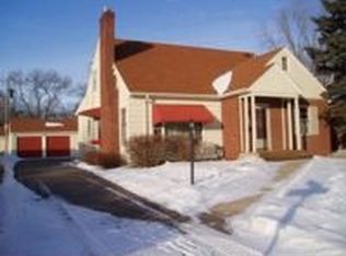 765 Wheelock Pkwy E, Saint Paul, MN 55106