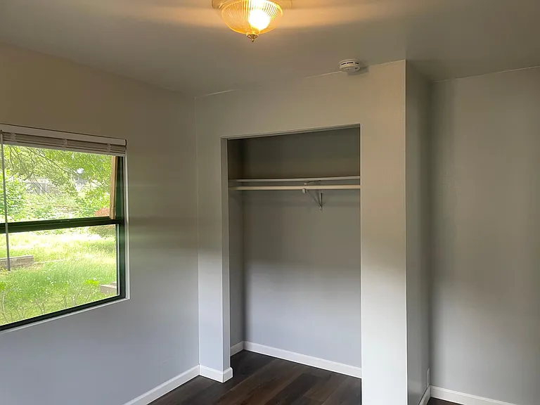 9922 SE Linwood Ave — Photo 16