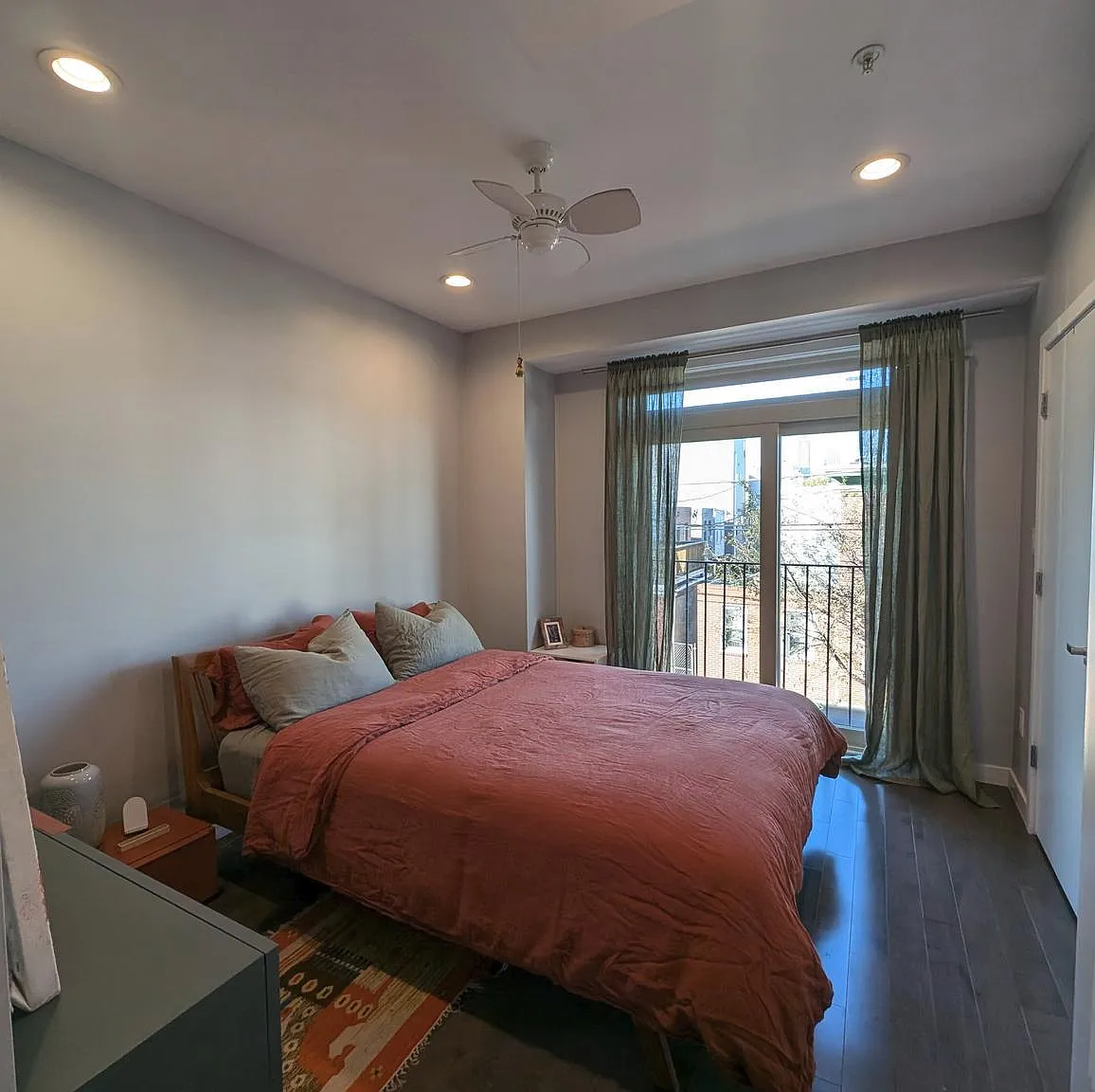2 bed, 1.5 bath, 750 sqft, $1,950 — Photo 3