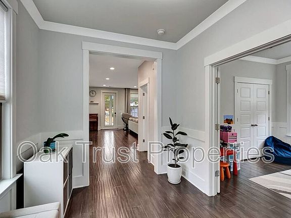 4th image of 244 Great Lawn Dr