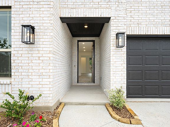 4th image of 798 Alder Dr