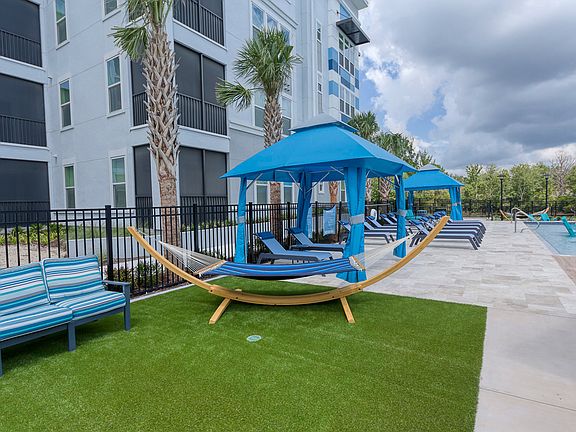 Ciel Luxury Apartments ; Jacksonville, FL ; Poolside Hammocks and Cabanas