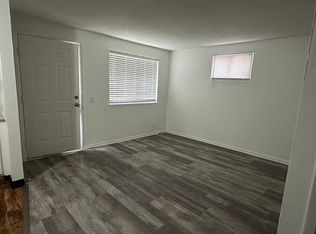 4838 NW Homestead Rd, Riverside, MO 64150