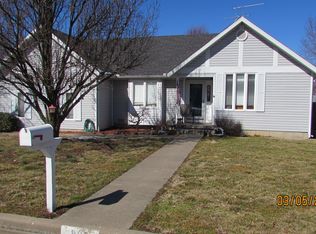 805 Chicory Ln, Aurora, MO 65605