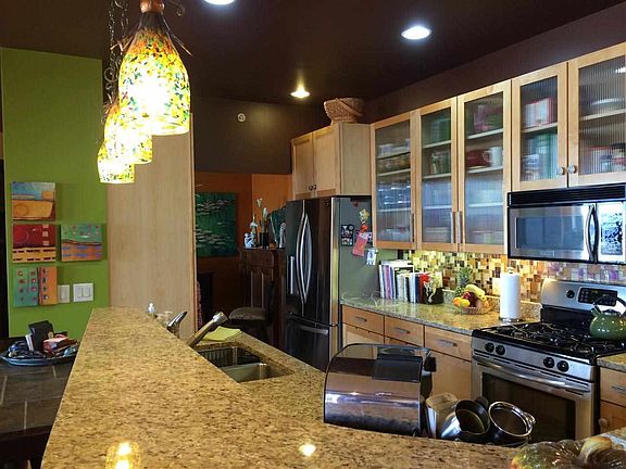 4th image of 360 W Washington Ave Unit P211
