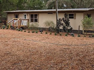 345 Star Lake Dr, Hawthorne, FL 32640