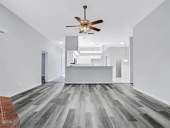353 Maplewood Dr — Photo 6