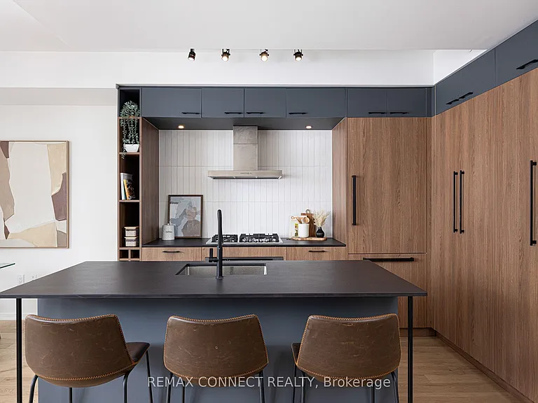 41 Dovercourt Rd #402 — Photo 12