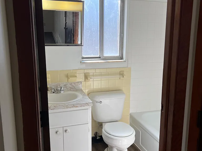 856 Continental Ct #7 — Photo 7