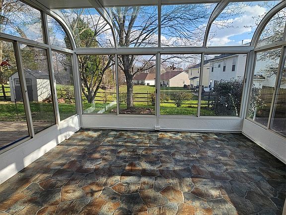 4th image of 3308 Covelo Ct