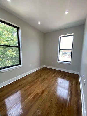 Rented by The Brokerage Group LLC | media 21