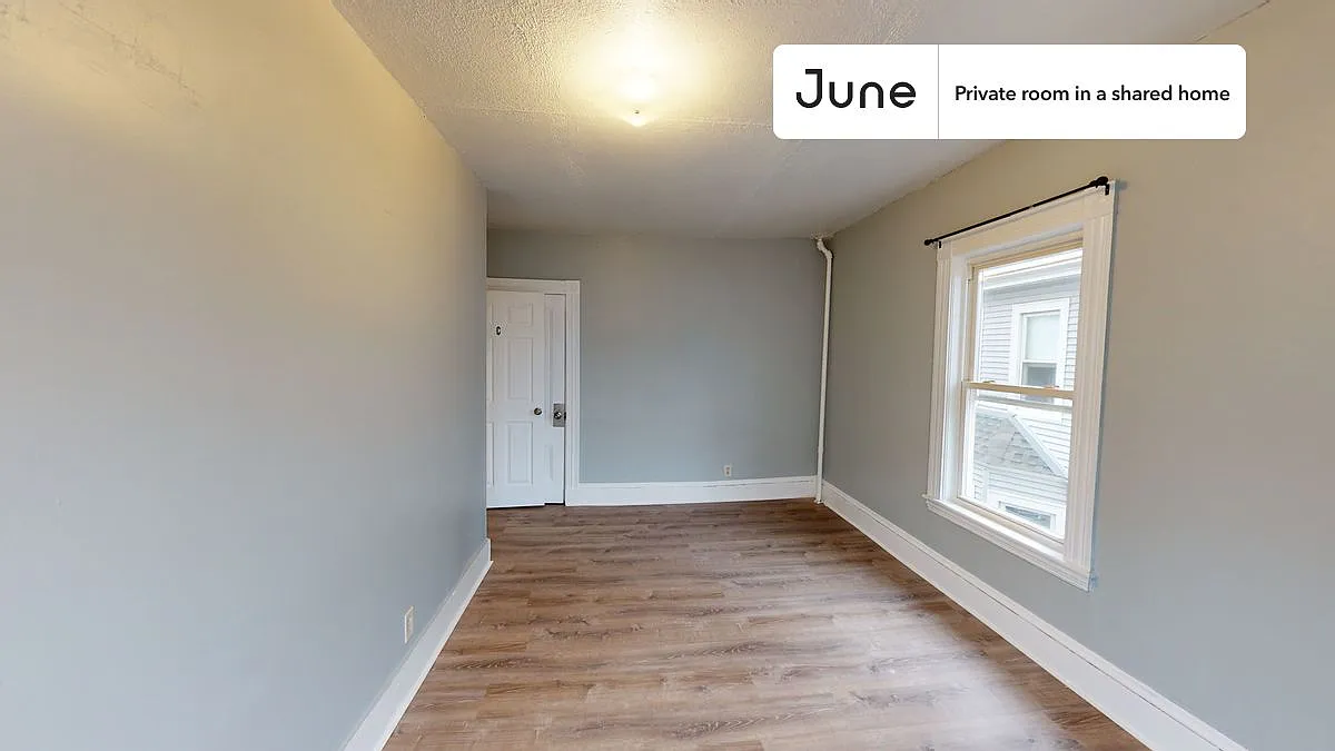 Building Photo - 11 Islington St #C