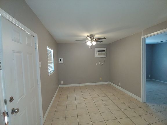 5th image of 818 Ogden St APT 6