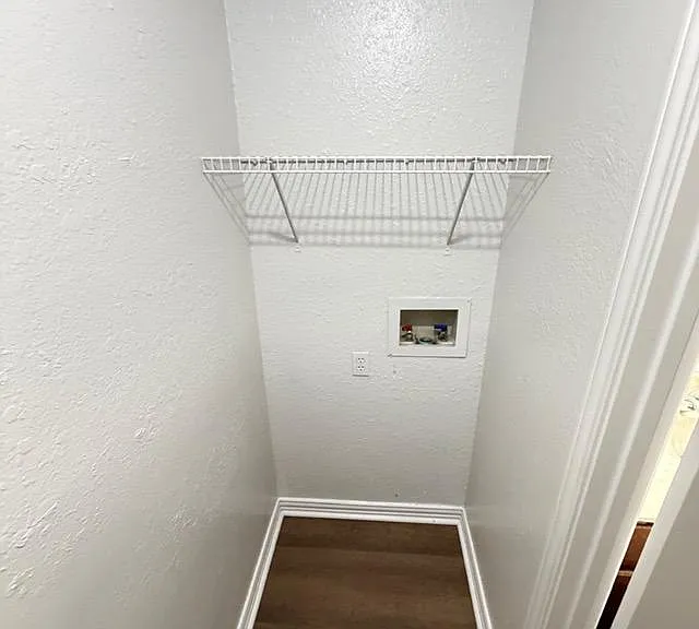 708 Champion Ct — Photo 14