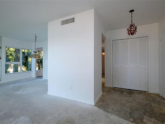 2nd image of 1100 Imperial Dr Unit 102
