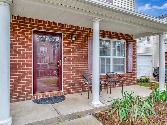 4th image of 2835 Creekbend Dr
