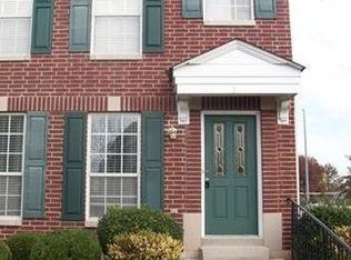 311 Heritage Commons Cir, O'Fallon, MO 63368