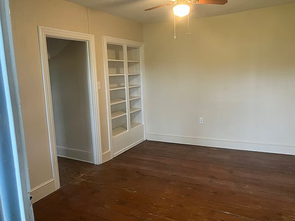 Built-in bookshelf