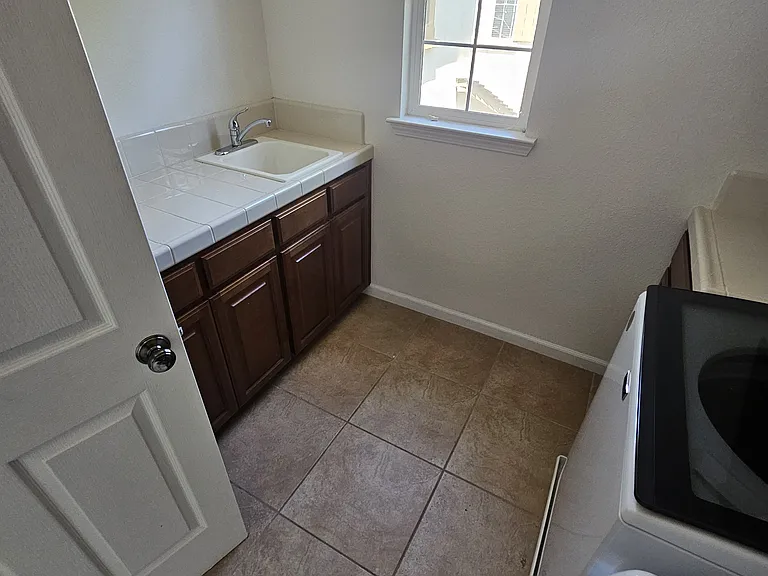 623 W Las Brisas Dr — Photo 22