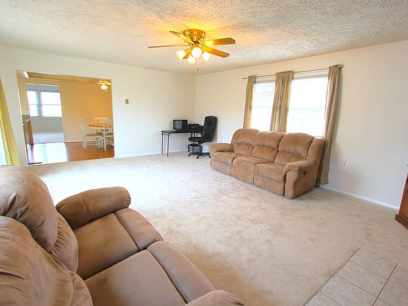 5th image of 4202 Plaza Ln