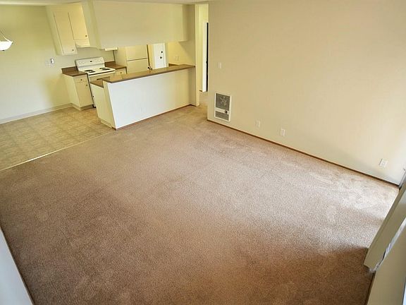 2nd image of 609 E 23rd St APT 303
