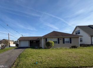 34 Hopkins Ln, Willingboro, NJ 08046