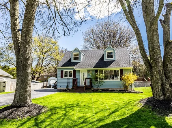 208 Dunning Dr, Camillus, NY 13031