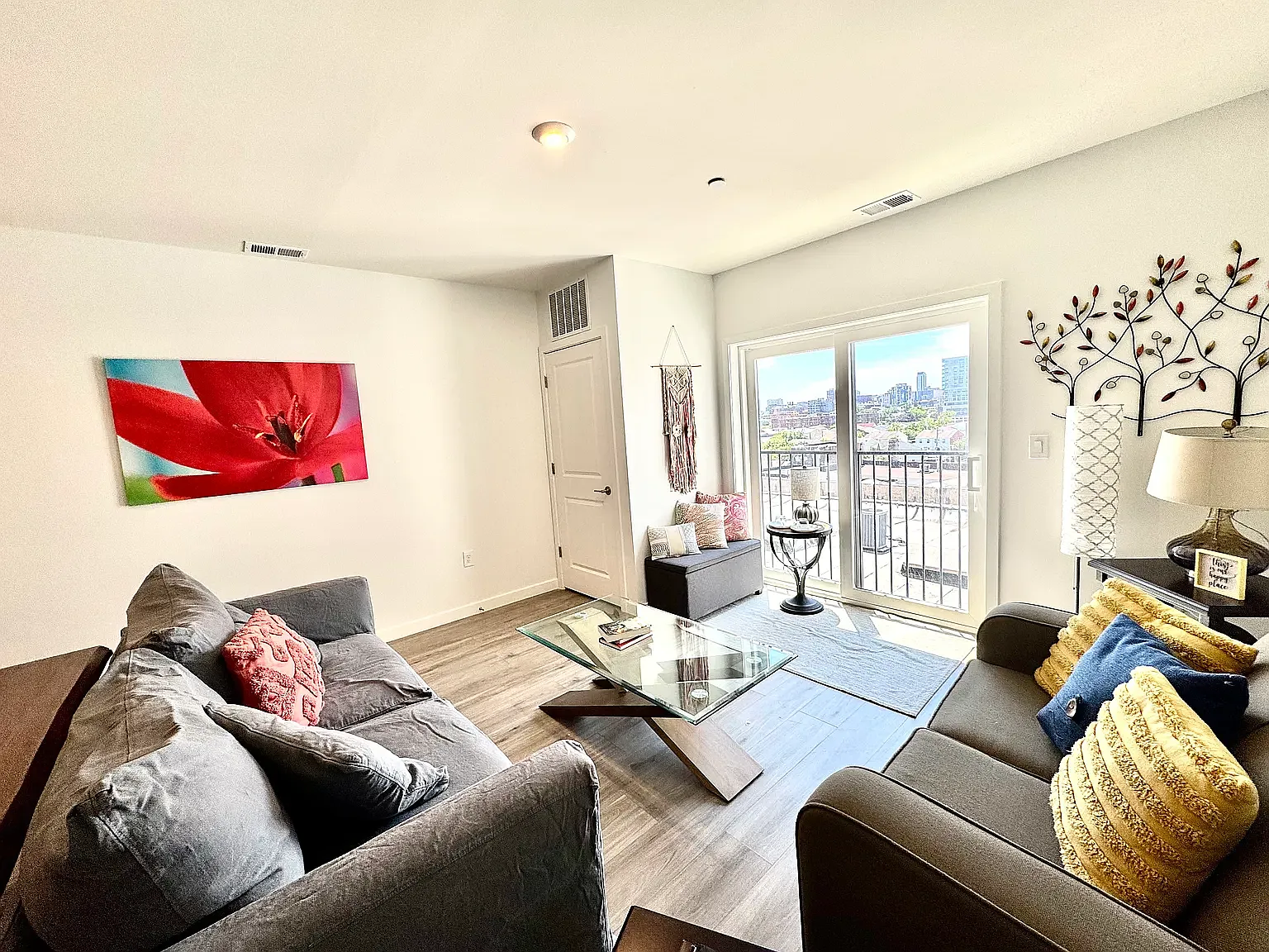 1 bed, 900 sqft, $1,938 — Photo 1