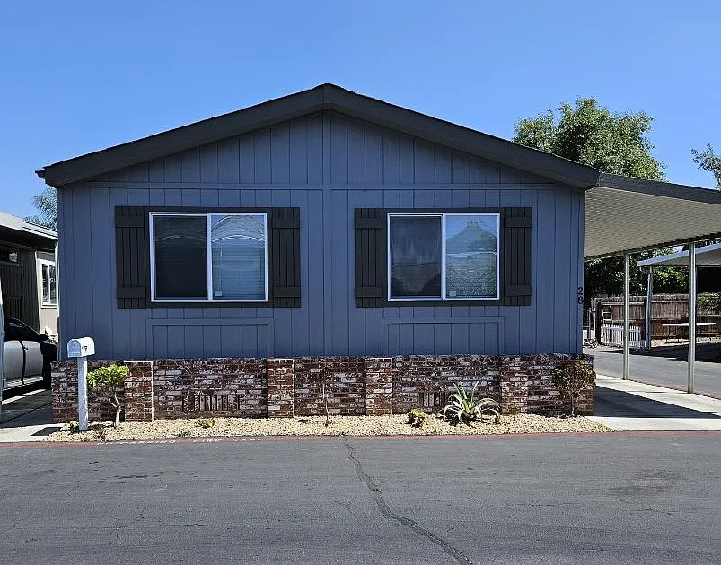 28 Bahama Dr #28