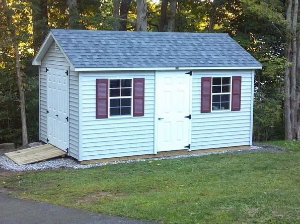 7 Alpine Dr, East Haven, CT 06512