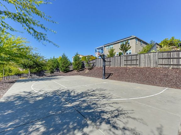 5th image of 1027 Venezia Dr