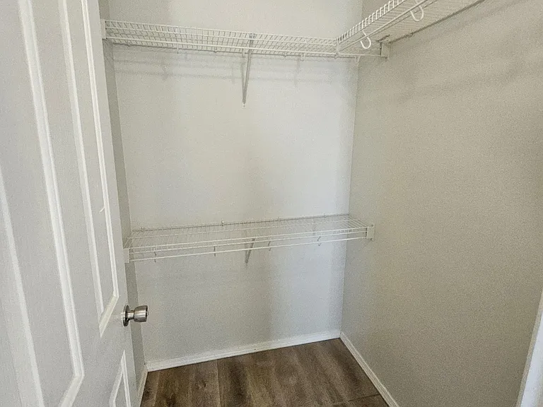320 S Holly St — Photo 9