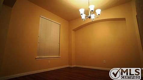 4th image of 7408 Amsterdam Ln