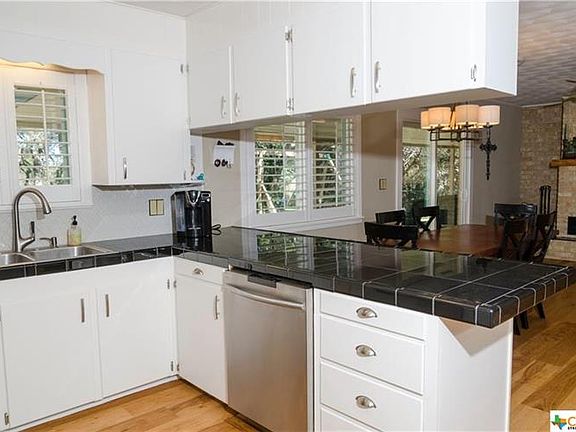 5th image of 282 Kerlick Ln