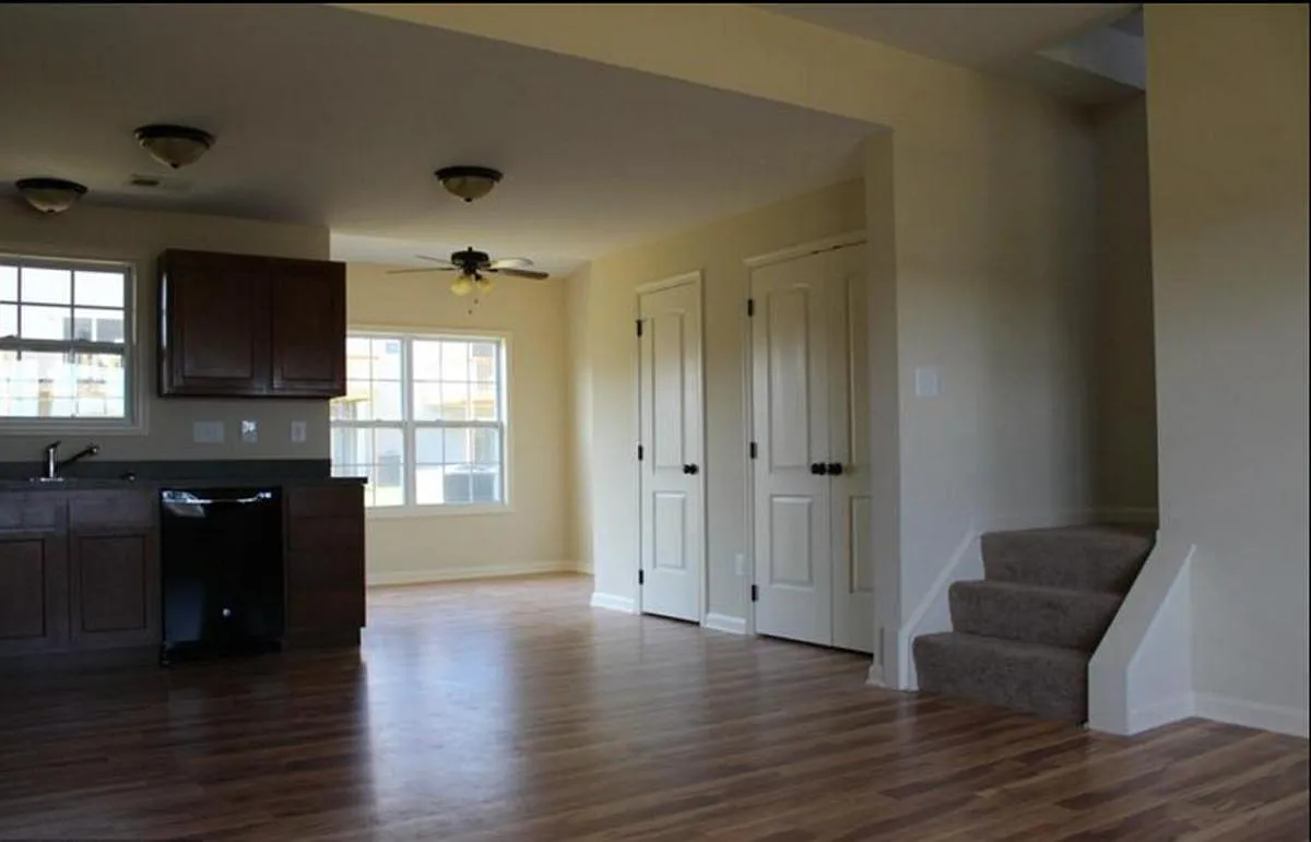 3 bed, 2.5 bath, 1520 sqft, $1,775 — Photo 3