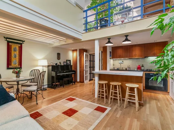 50 White Pl #1, Brookline, MA 02445