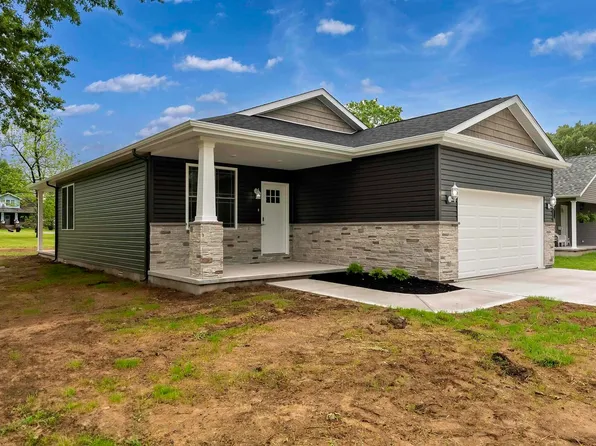 1800 W Tyler St, Herrin, IL 62948