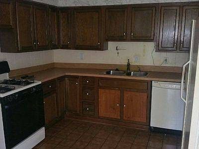 3rd image of 7602 Gilman St