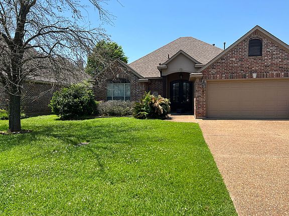 4th image of 402 Half Moon Ln