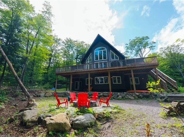 95 Chipmunk Ln, Magnetawan, ON P0A 1M0