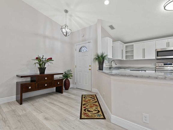5th image of 5080 Foxhall Dr N