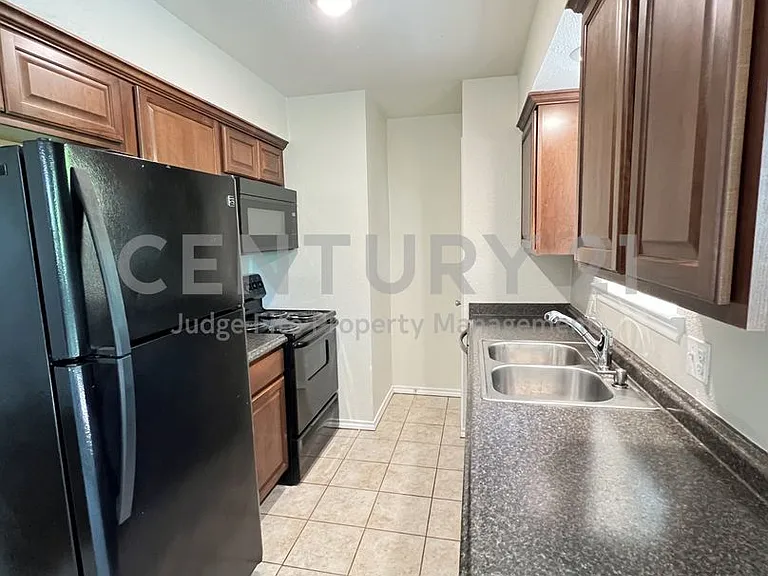 114 Southmanor Ct — Photo 5