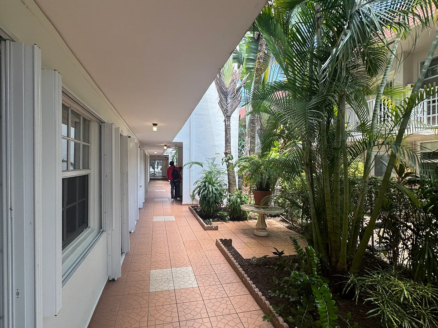 1 bed, 590 sqft, $2,300 — Photo 2