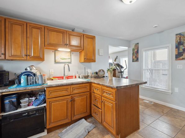 manchester-new-hampshire-95345048 picture