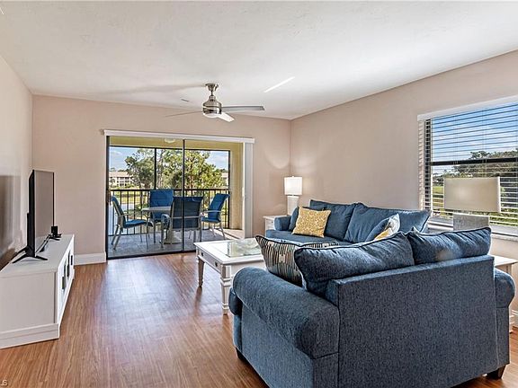 3rd image of 221 Fox Glen Dr APT 2304