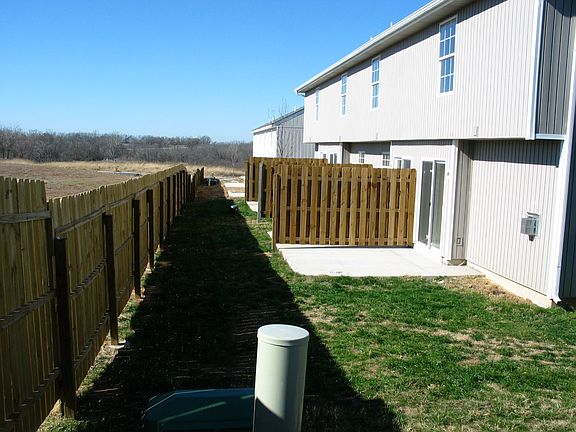 2nd image of 207 W Nicholas Dr Unit D