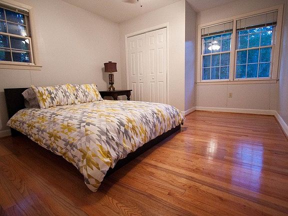 Bedroom with Queen Bed